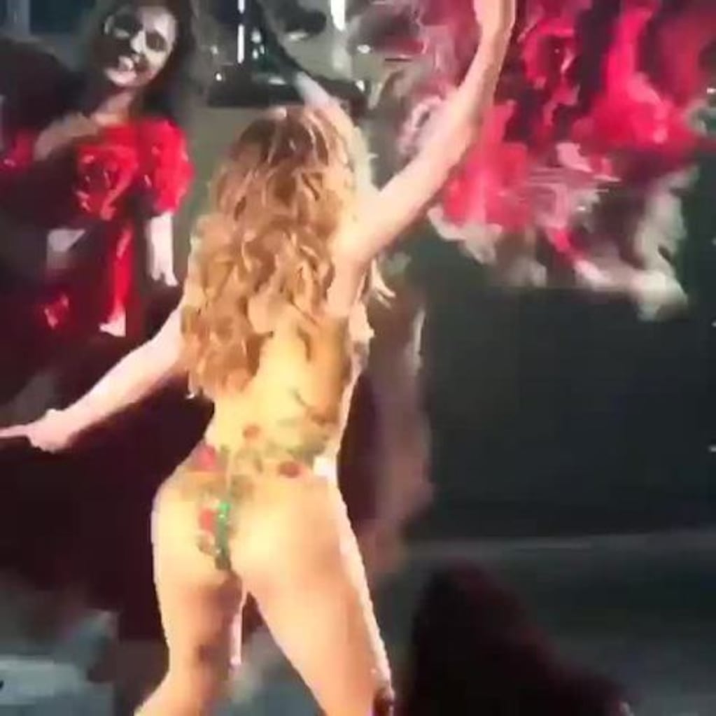 Jennifer Lopez y un "perreo" para el infarto