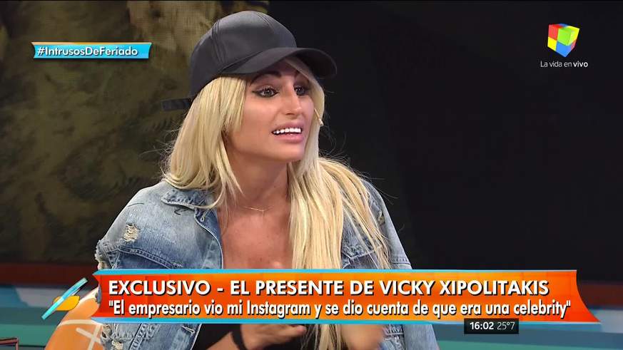 ¡Qué pícara! A Tauro le pidieron que le envíe un “besito” a su joven novio por TV… ¡y mirá adónde se lo mandó!