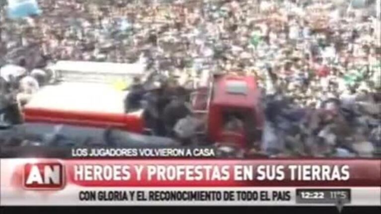 ¡Como profetas! El emotivo recibimiento a los jugadores de la Selección en sus ciudades