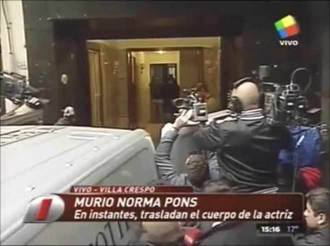 Trasladaron el cuerpo de Norma Pons en medio de los aplausos de los vecinos