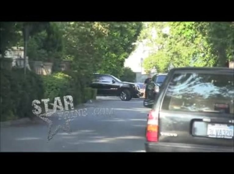 Justin Bieber y su nuevo y extravagante auto... ¡animal print!
