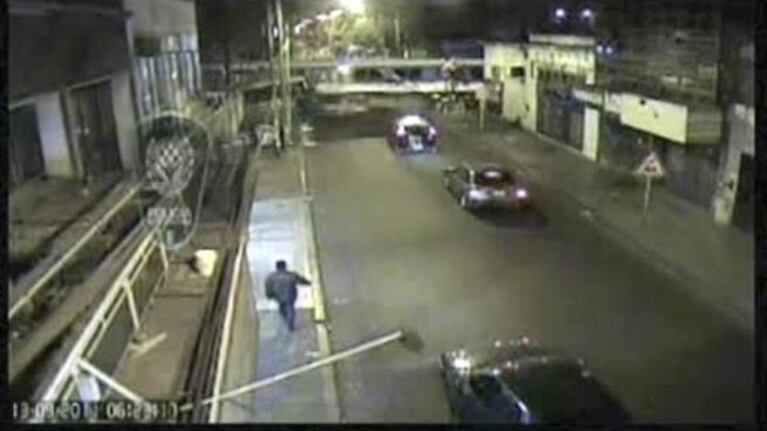 El video del trágico choque entre el tren y el colectivo, difundido en la TV