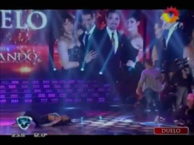El apasionado ¡y muy largo! beso de Mimí con Maxi Diorio en ShowMatch: mirá la celosa reacción de El Tirri 