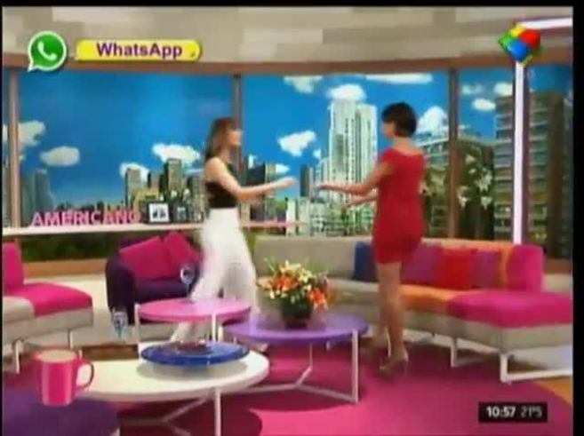 La divertida escenita de celos de Pamela David a Luis Novaresio por Silvina Luna en Desayuno Americano y la respuesta del periodista: "¡Casate con Santiago del Moro vos!"