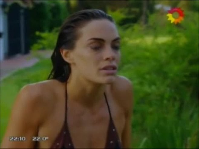La escena hot de Gonzalo Heredia y Emilia Attias: ¡pasión en Mis amigos de siempre!