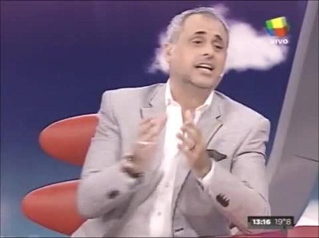 El beso televisivo de Jorge Rial que ¿¡selló la reconciliación con Loly Antoniale!?