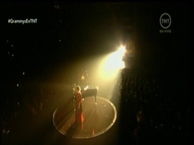 La fallida actuación de Adele en los Premios Grammy 2016