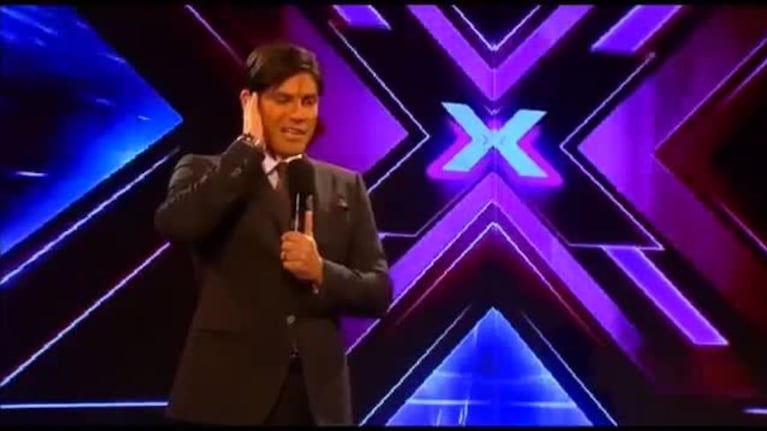 Belinda y una tremenda caída frente a cámara en El Factor X
