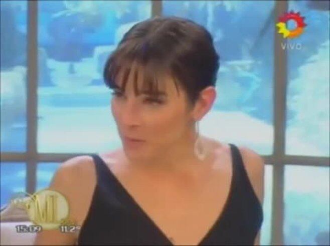 Juana Viale debutó en la conducción y recibió el llamado de Mirtha