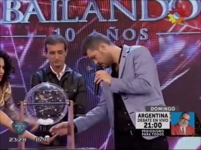 ¿Le había tocado un strip dance? Ailén Bechara improvisó una coreografía en ShowMatch pero sorprendió con su percance hot