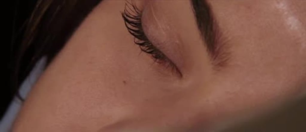 Calu Rivero y Emmanuel Horvilleur, a los besos en un videoclip