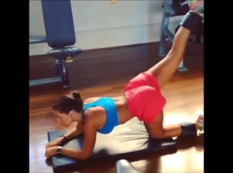 Julieta Camaño, una "instagirl" que levanta suspiros con sus curvas: mirá cómo ejercita su lomazo