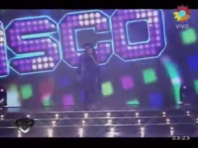 El baile de Coki Ramírez en la ronda de disco