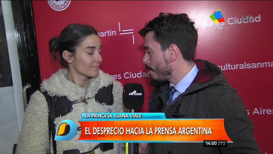 Juana Viale, en un cambio de roles picante: la actriz terminó entrevistando al notero de Intrusos