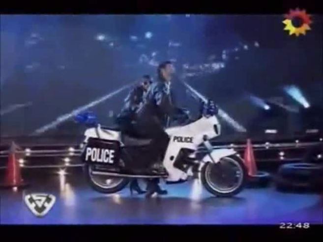 El strip dance de Coki Ramírez en Bailando 2011