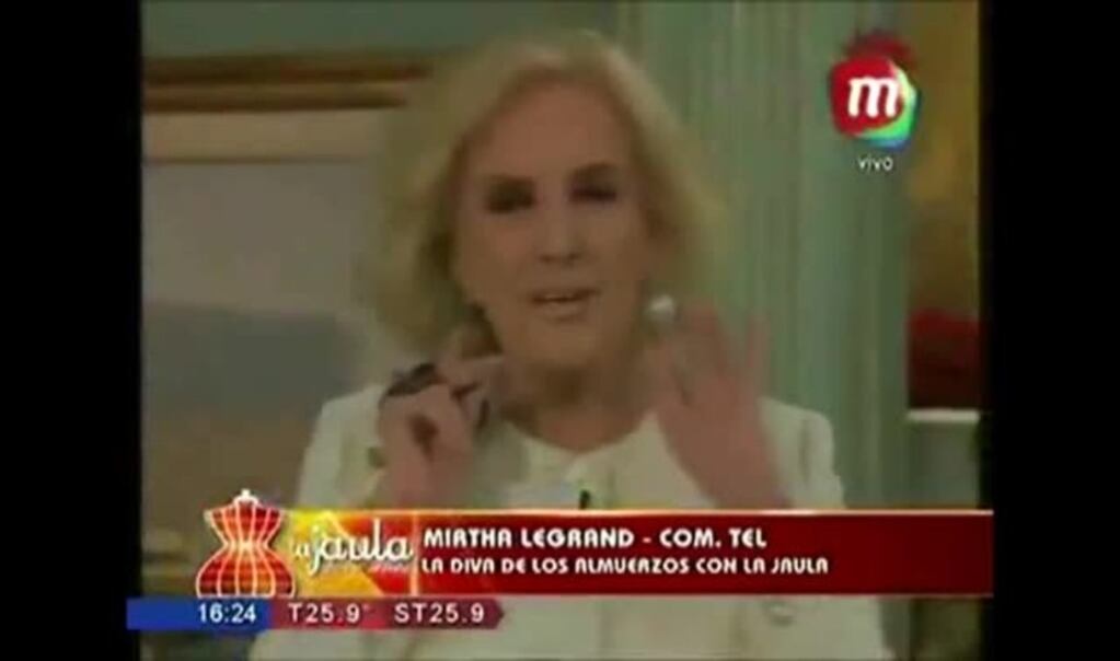 Mirtha Legrand desdramatizó el desliz de su aro: "No me enojé, fue un descuido"