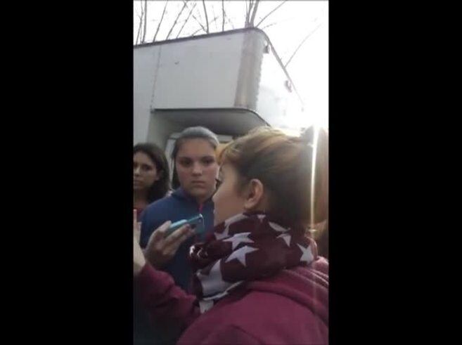 El momento incómodo de Ángela Torres con la madre de una fanática