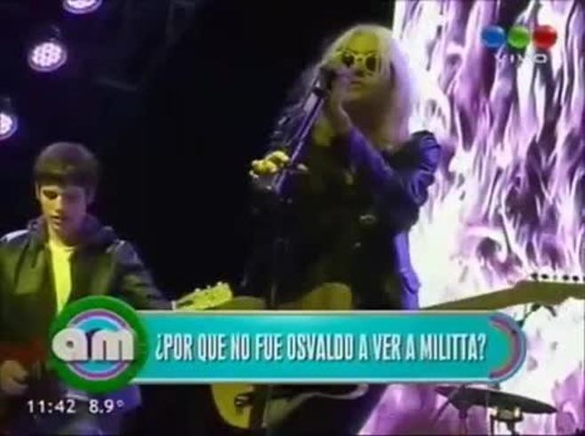 El show de Militta Bora: mostró lolas y habló de Daniel Osvaldo