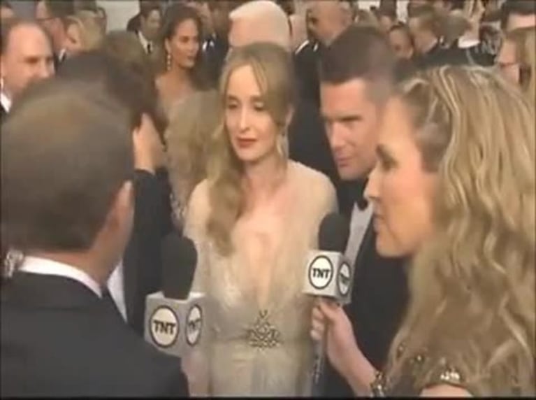 Oscar 2014: los glamorosos looks en la alfombra roja ¡y osada transparencia de Angelina Jolie!