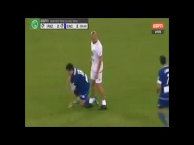 El cruce de Diego Maradona con Verón en el Partido de la Paz