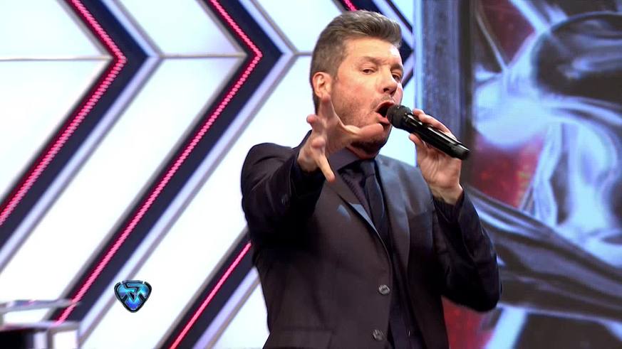 El beso de El Polaco y Barby Silenzi