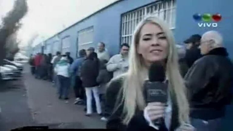 Alejandra Maglietti se probó como notera de CQC: picante broma a Aldo Rico