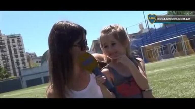 Valentina, la nena de Boca que consoló a su hermanito tras perder con River, conoció a los jugadores de Boca: ¡mirá qué les dijo!