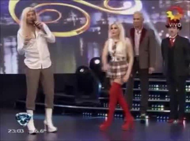 Descontrol en Bailando 2012: tragos, "maratón gay" ¡y Marcelo Tinelli a los besos!
