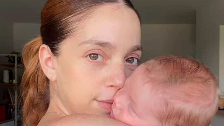 Juariu mostró el look “rinconcito de luz” de su bebé Manu para acompañarla a trabajar: el tierno video