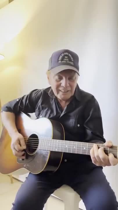 Qué fue de la vida de Johnny Tedesco, ícono de El Club del Clan y pionero del rock en español