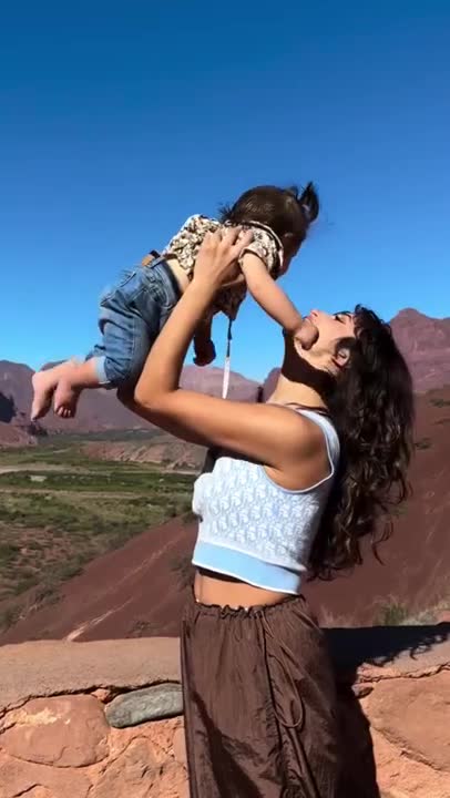 Melody Luz mostró imágenes inéditas de ella con su hija Venezia por el Día de la Madre