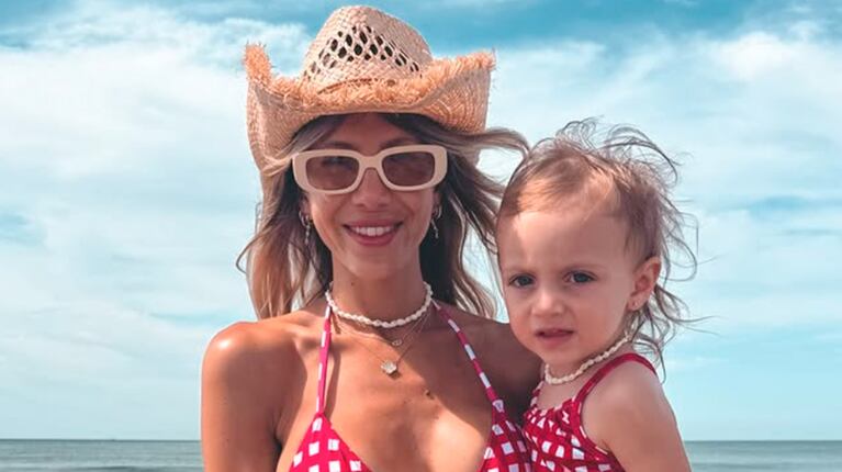 Cande Ruggeri y su hija Vita combinaron sus trajes de baño: el video