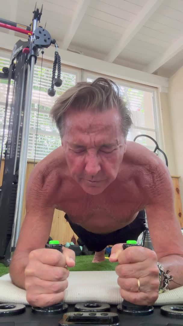 Ricardo Montaner despejó rumores de salud con un video entrenando y cantando