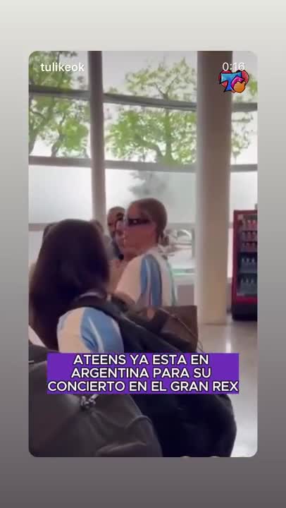 Captaron a los A*Teens llegando a la Argentina para su show en el Gran Rex