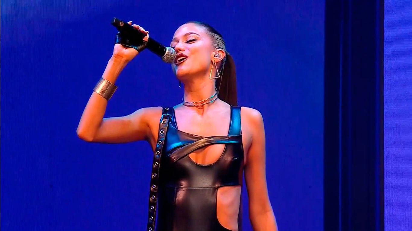 Premios Gardel 2025: Olivia Wald cantó En la cara, versión cuarteto