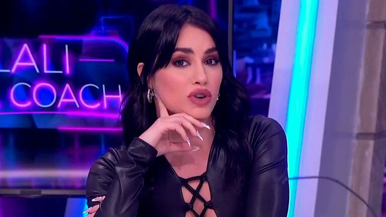 El elocuente consejo de Lali Espósito a un español que acosaba a una vecina