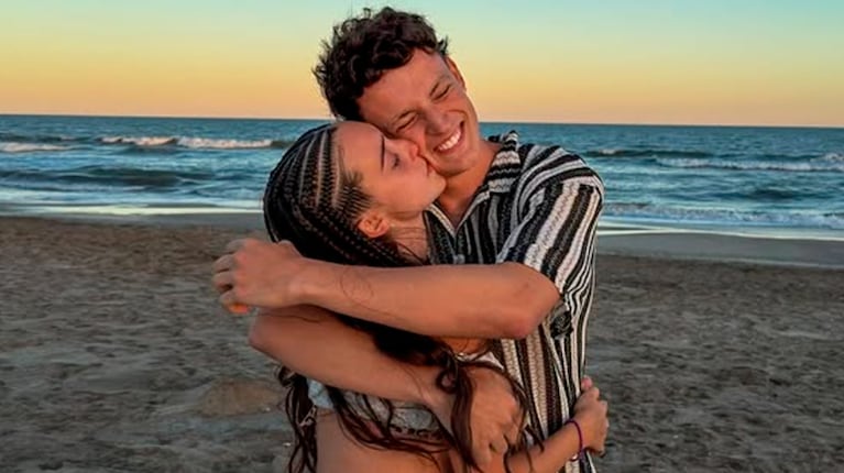 Fausti Bo le hizo a Juli Castro una romántica propuesta a orillas del mar: las fotos