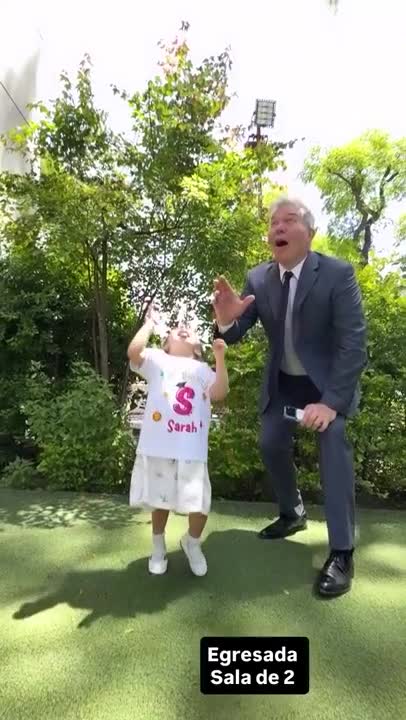 Sarah Burlando: el look académico e infantil que eligió para despedir el jardín