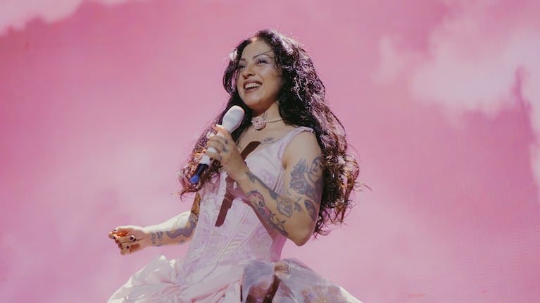 Mon Laferte inicia su gira mundial “Autopoiética” agotando en México antes de su paso por Argentina