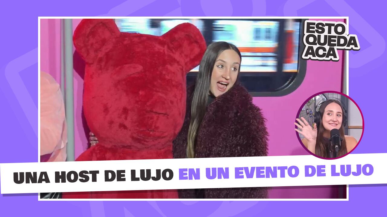 Una host de lujo en un evento de lujo