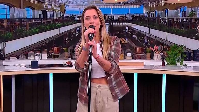 Dani La Chepi cantó en vivo "No va más" su nueva canción y fue furor