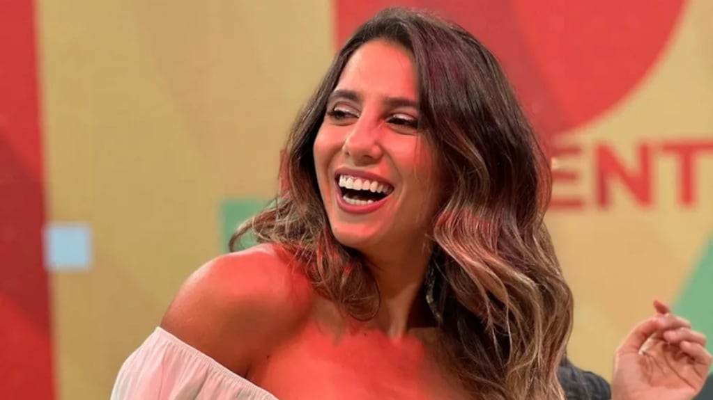 Cinthia Fernández hizo el challenge Shakira y le mandó un palito a Matías Defederico