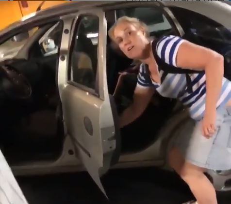 Dejó a su hija encerrada en el auto con 35° de térmica y cuando volvió al auto explicó: “Fue mi marido, ¿qué quiere que le haga?”