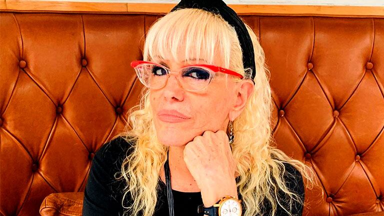 El singular motivo de Valeria Lynch para cobrar sus saludos