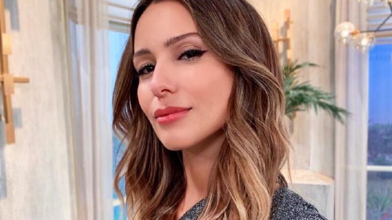 Pampita reconoció en su programa Pampita Online que no le gustaría que su pareja trabaje con alguna ex