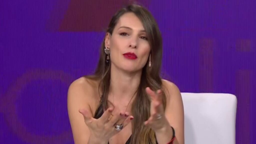 Pampita confesó que tiene dislexia: "Leo y escribo todo al revés"