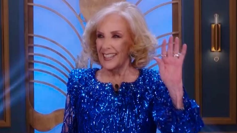 Mirtha Legrand brilló con look azul francia en La Noche de Mirtha: las fotos 