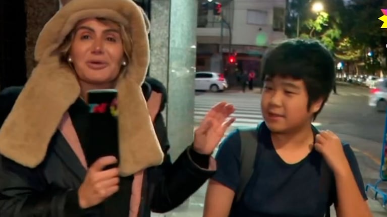 El desopilante momento en vivo entre Giuliana Salguero y un adolescente asiático: “No entiendo”