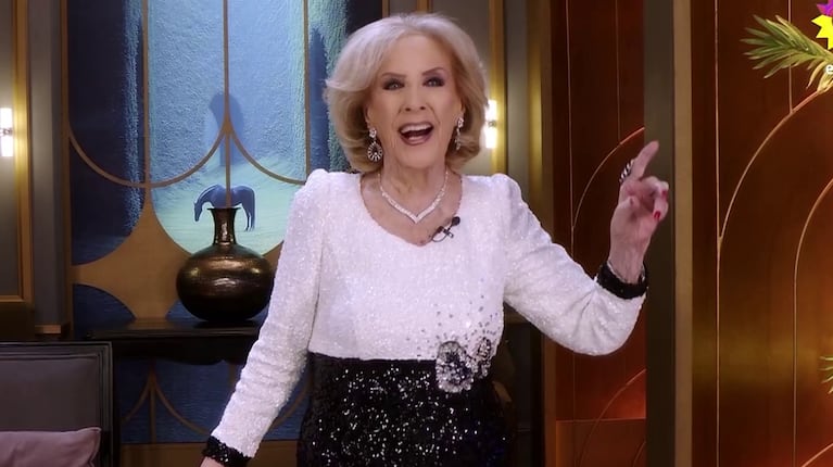 El impactante look de Mirtha Legrand en su programa: mucho brillo y un vestido que se llevó todos los elogios