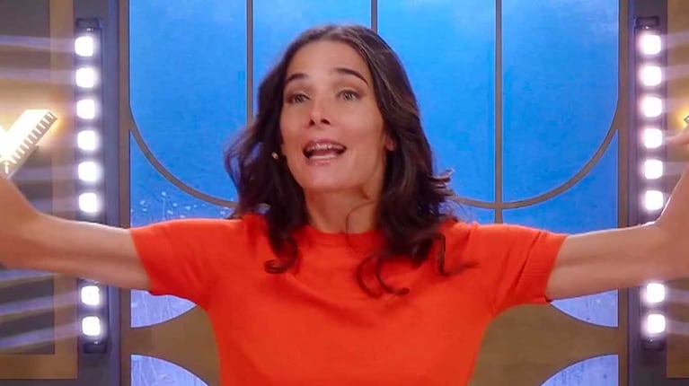 Juana Viale deslumbró en su programa con un look vibrante y lleno de estilo